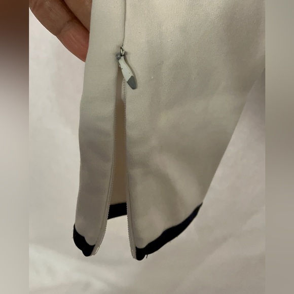 Armani Exchange peplum jacket. Zipper front and zipper sleeve. Size M - Picture 4 of 8